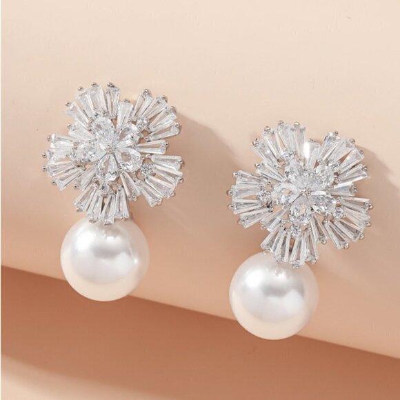 Rhinestone faux pearl drop earrings chic classy elegant statement - Picture 2 of 2